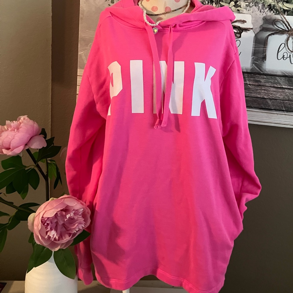 PINK Victoria’s secret hoodie logo Valentine’s Day gift size small
